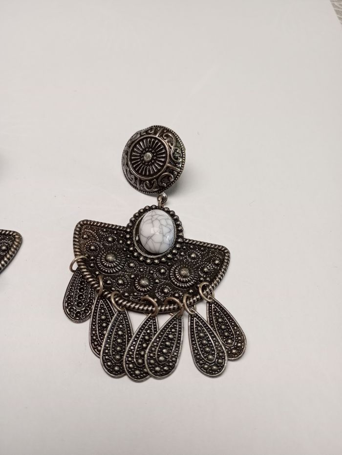 Boucles d'oreille pierre marbrée - photo numéro 2