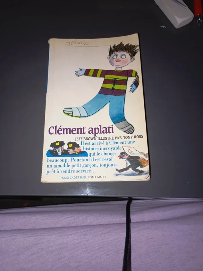 Clément aplati