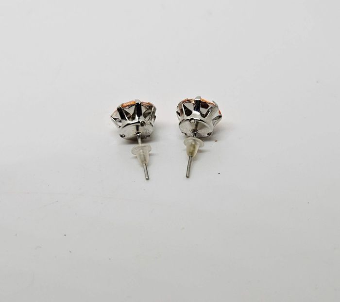 Paire de boucles d'oreilles. Neuve. - photo numéro 3