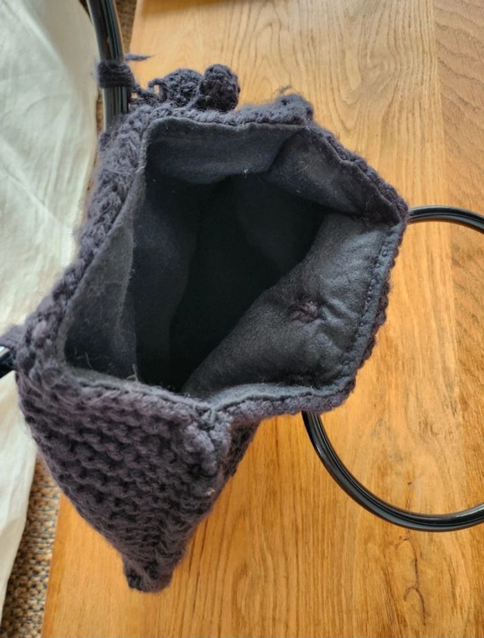 Sac noir laine anse ronde broche fait main - photo numéro 4