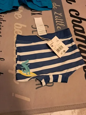 Maillot de bain 12 mois neuf avec étiquette dpam