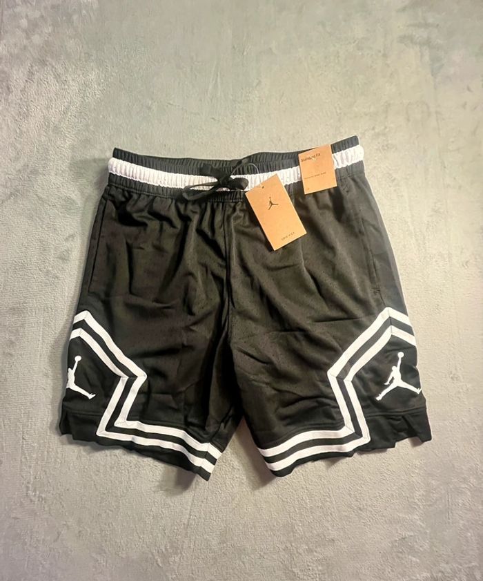 Short en mesh Jordan Dri-Fit couleur Black – Taille L Marque : Jordan
