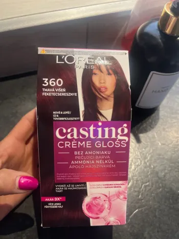 Couleur cheveux tendance Cola Cherry