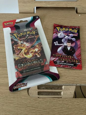 2 boosters Pokémon Écarlate et Violet