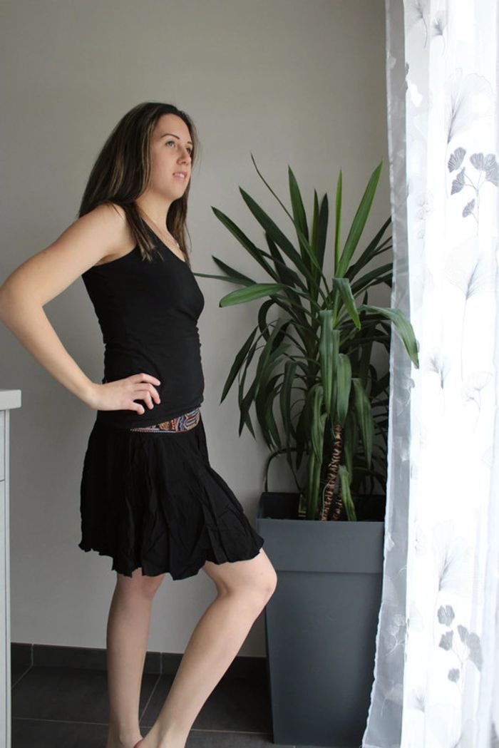 Jupe neuve + débardeur taille 38/M - photo numéro 3