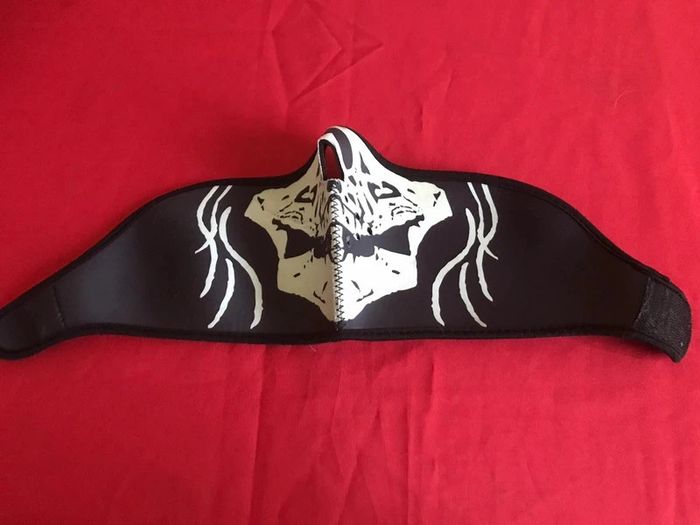 Masque de moto cache-nez à scratch. - photo numéro 4