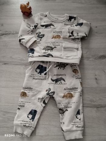 Jogging en molleton 3-6 mois dinosaure