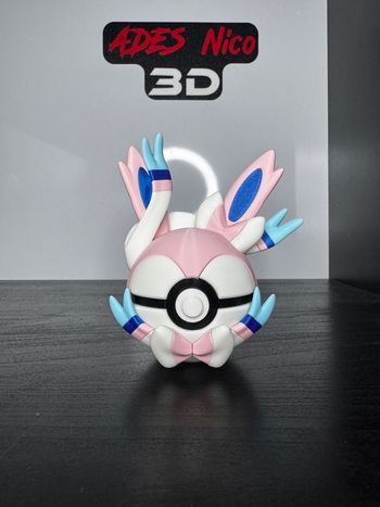 Pokeball Nymphali 