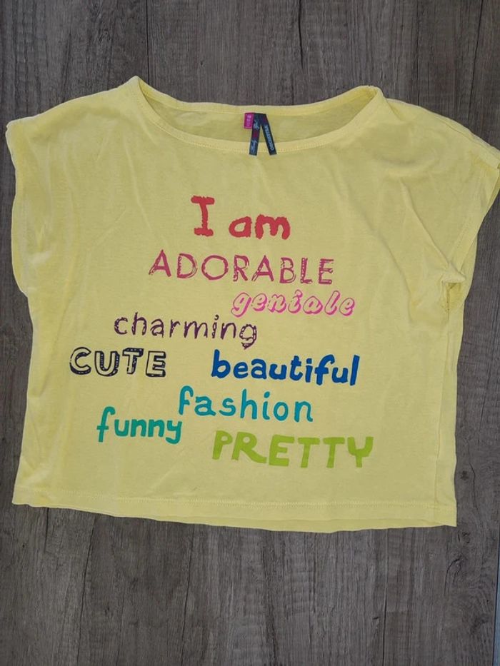 T shirt jaune 10 ans Orchestra " I am adorable, géniale ."