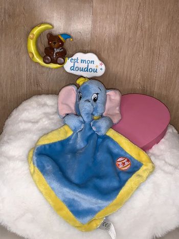 DY186 doudou éléphant 🐘 dumbo disney