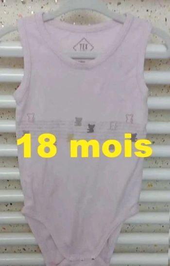 Body  sans  manche  rose motif  ourson  Tex  Taille  18  mois