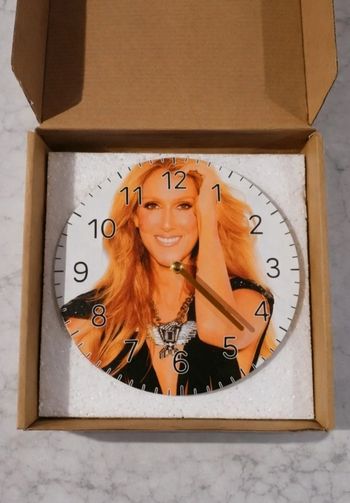Horloge murale 20 cm Céline Dion – Design élégant – Neuve