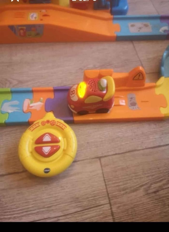 Circuit télécommandé tut tut bolide - photo numéro 2