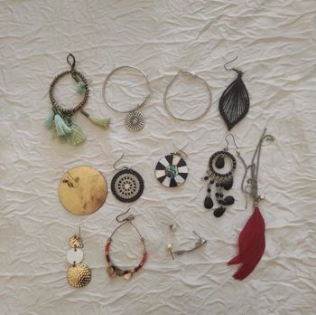 Lot boucle d'oreilles fantaisie dépareillées