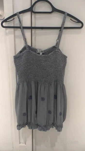 Top froncé bretelles fines gris bleu