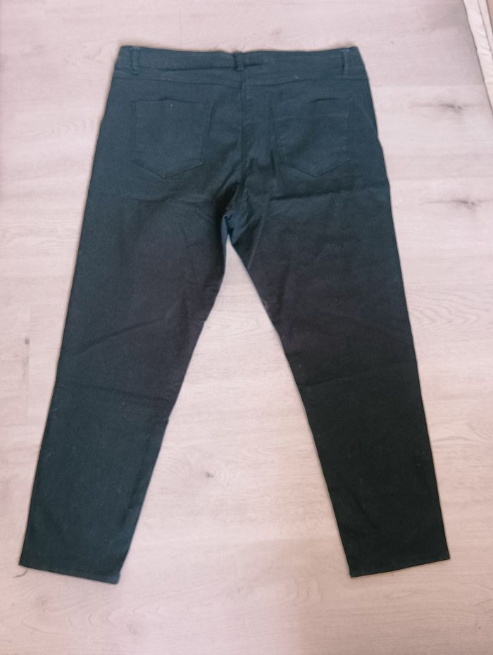 Pantalon noir avec strass sur les côtés Taille 46 en Tbe - photo numéro 2
