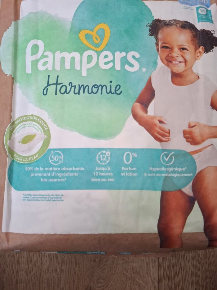 Paquet de couches Pampers Harmony neuf - photo numéro 3