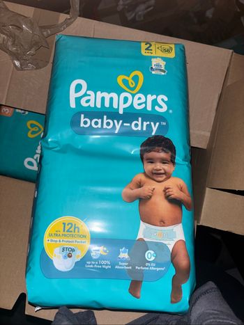 Couches pampers taille 2