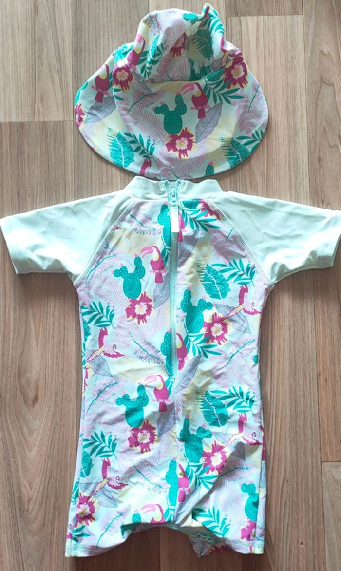 Ensemble anti uv Combinaison banz Tropicana et casquette 12 mois excellent état - photo numéro 5