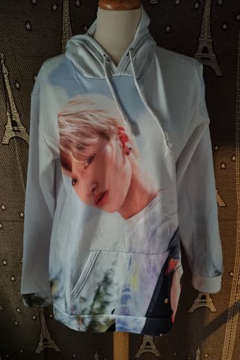 Sweat blanc à capuche imprimée San (Ateez)