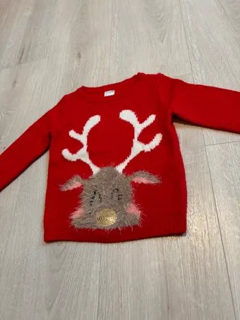 Pull de Noël rouge tete de renne