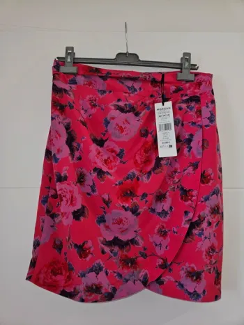 Jupe Morgan fleurie neuve avec étiquette taille 42