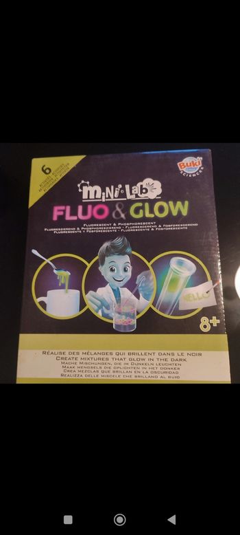 Mini Lab Fluo & Glow Buki