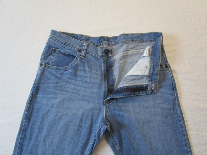 Jean homme Wrangler coupe droite straight taille 44 W34 L29 Bleu (J271) - photo numéro 4