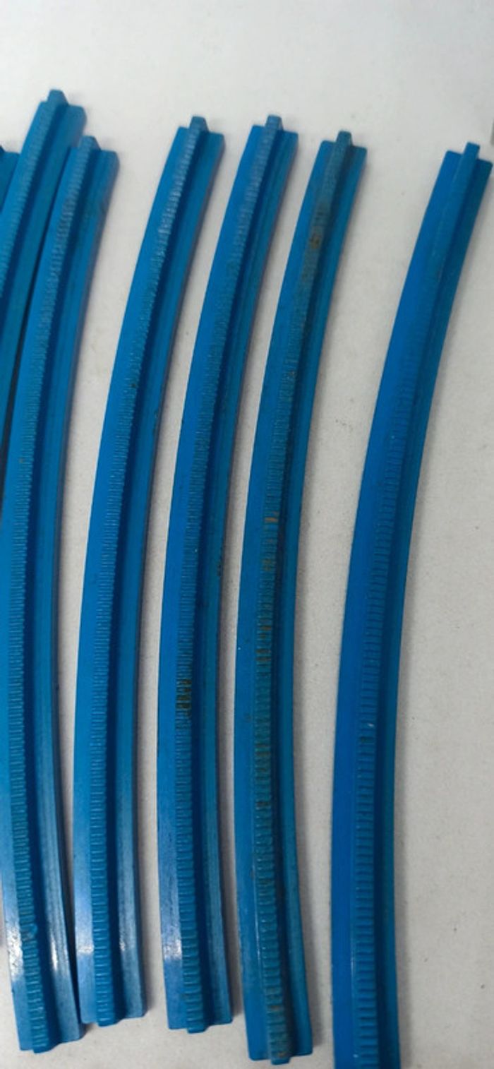 Rails bleus en courbe lego - photo numéro 4