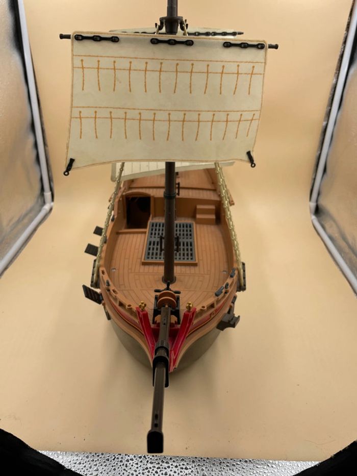 Bateau pirates Playmobil + 3 figurines - photo numéro 2