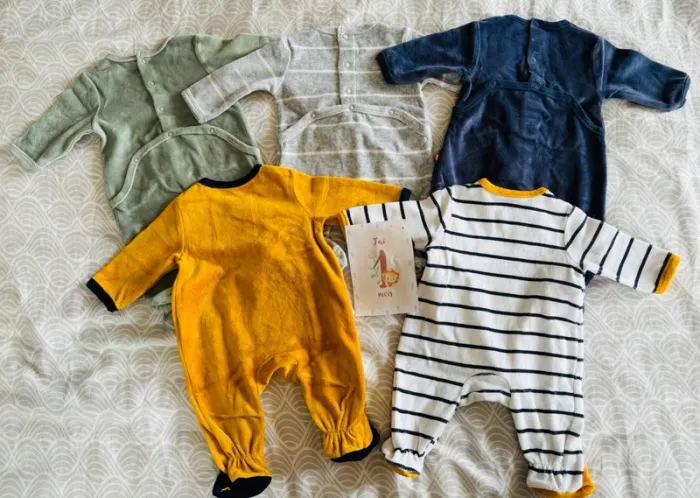Lot de 5 pyjamas garçon - Taille 1 mois - photo numéro 2