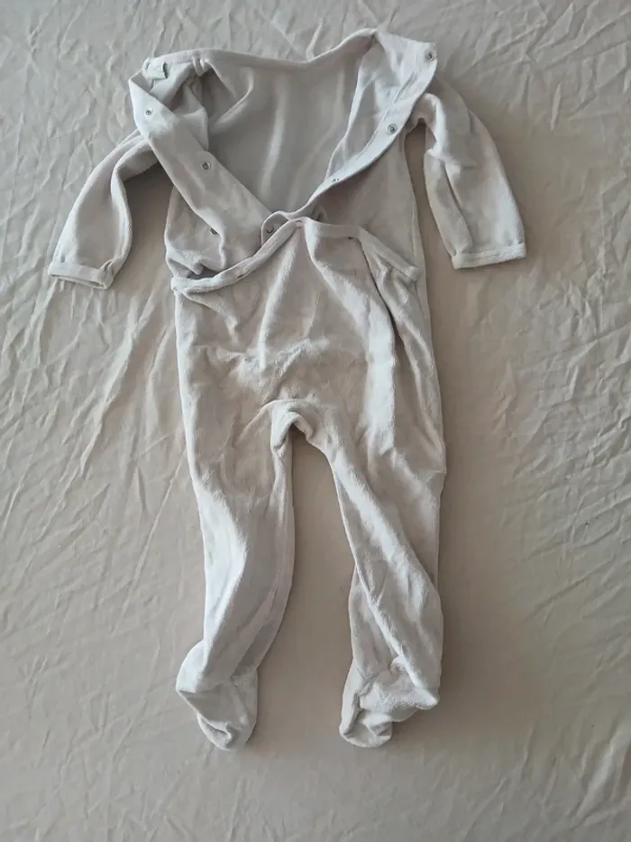 Pyjama 1 pièce 18 mois - photo numéro 2
