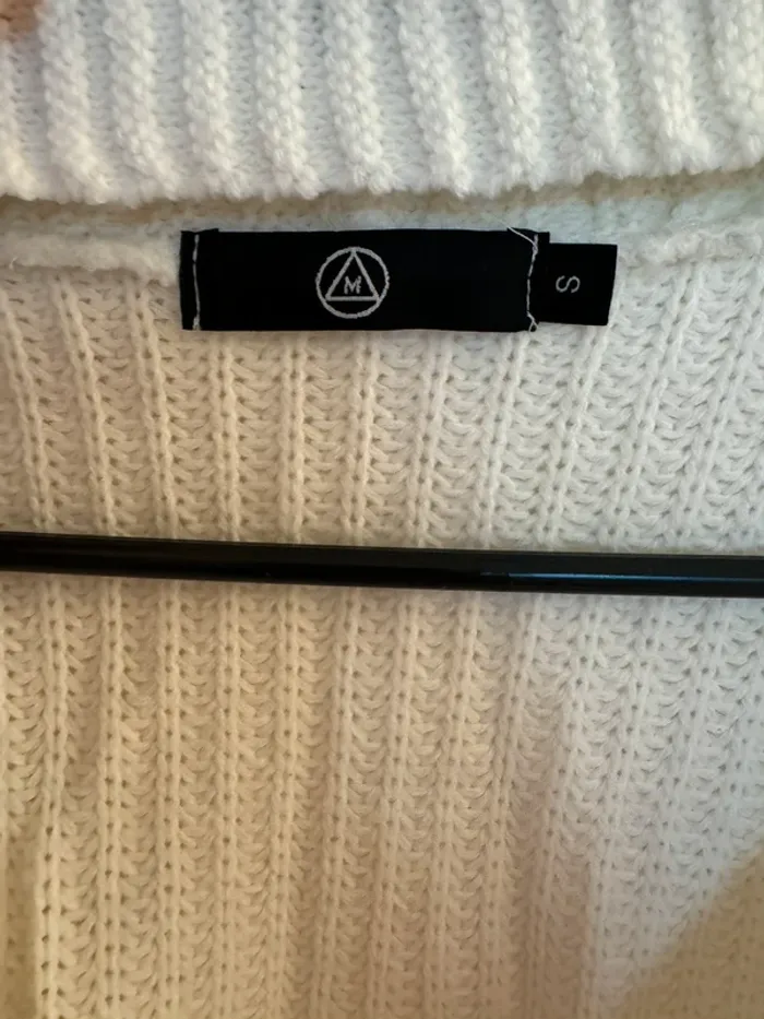Pull blanc et moderne - photo numéro 3