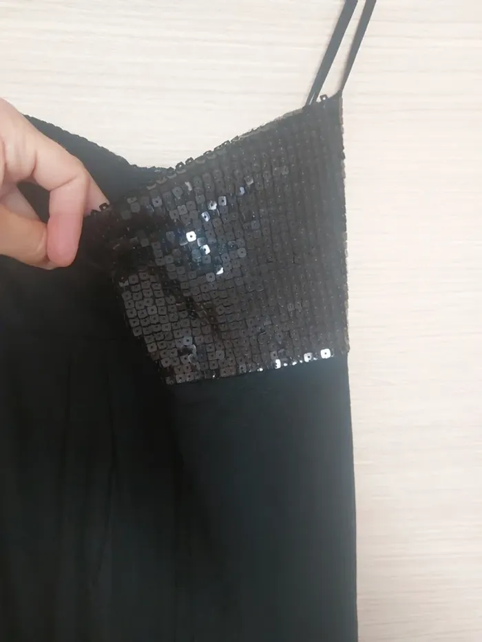 Superbe robe noire voile et sequin - photo numéro 11