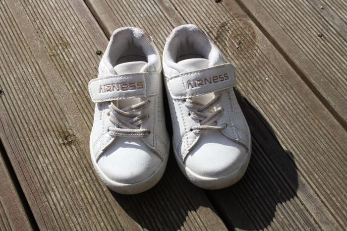 Tennis Airness blanches en taille 23