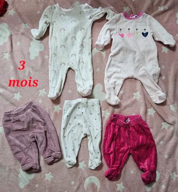 Lot 5 vêtements 3 mois : 2 pyjamas et 3 bas de pyjamas