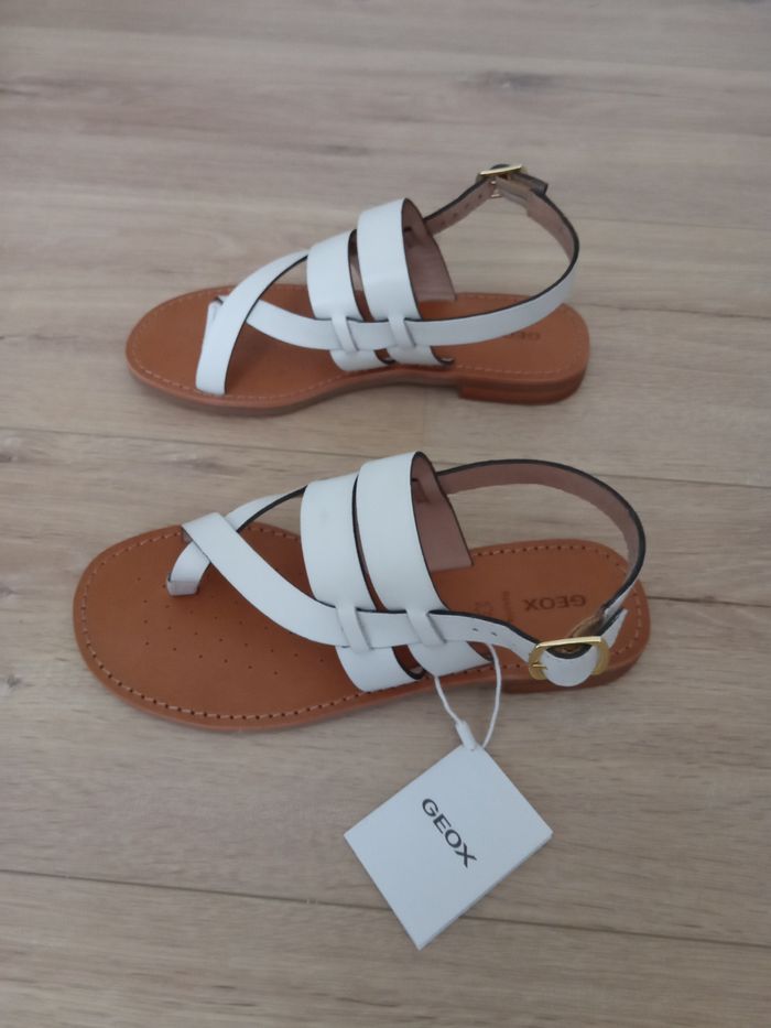 Sandales cuir Geox pointure 35 - photo numéro 2