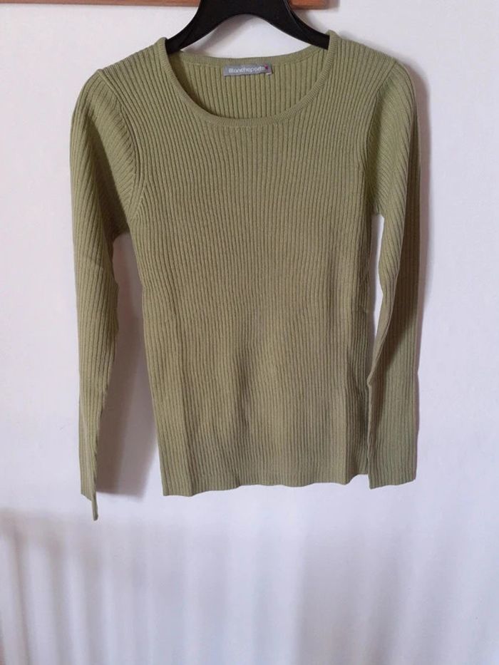 Pull en côtes vert pastel