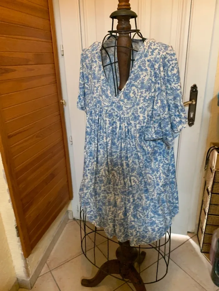 Robe bleue courte