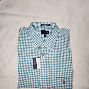Belle Chemise Gant . Neuve 