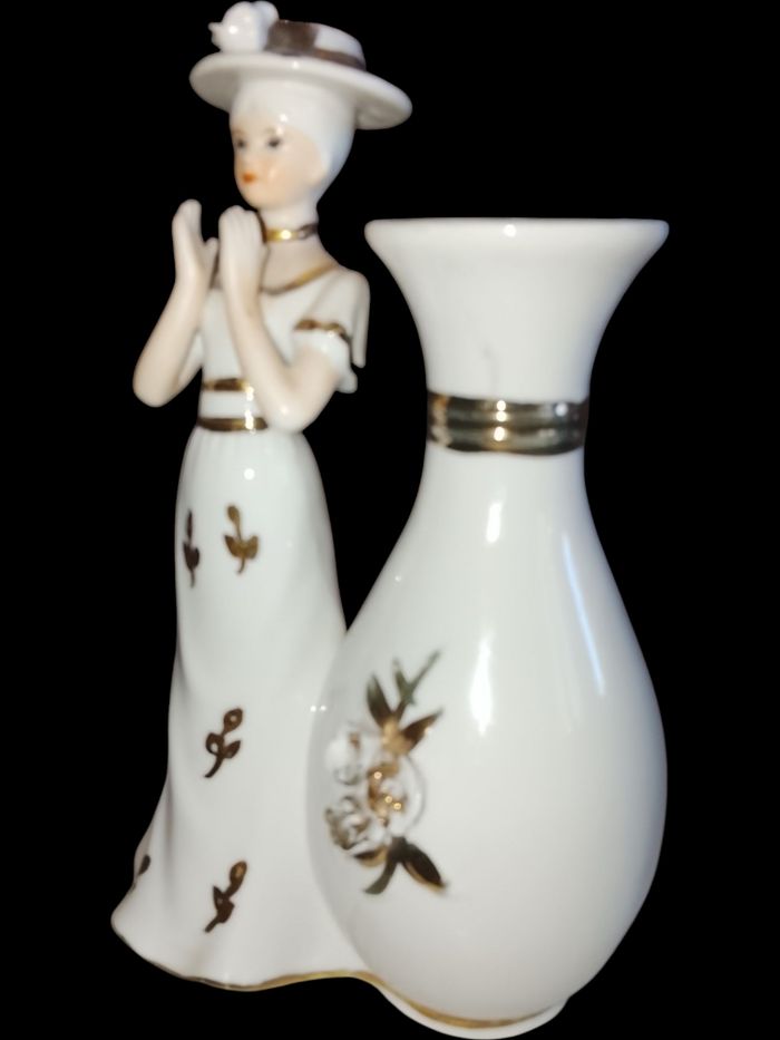 Vase Dame Au Chapeau Porcelaine - photo numéro 2