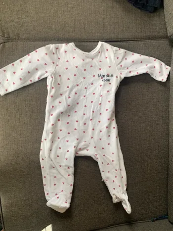 Pijama blanc.