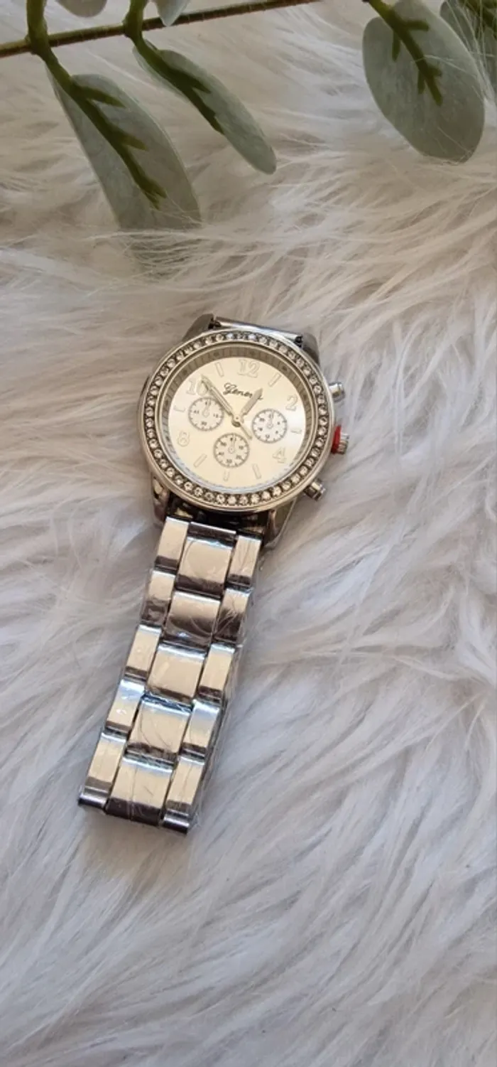Montre femme - photo numéro 2