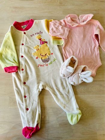 Lot pyjama + body + chaussons 6 mois