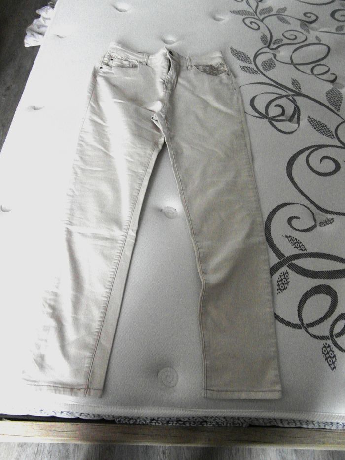 pantalon ajusté