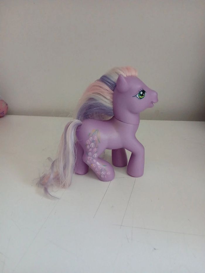 My little pony westeria purple flowers 2006