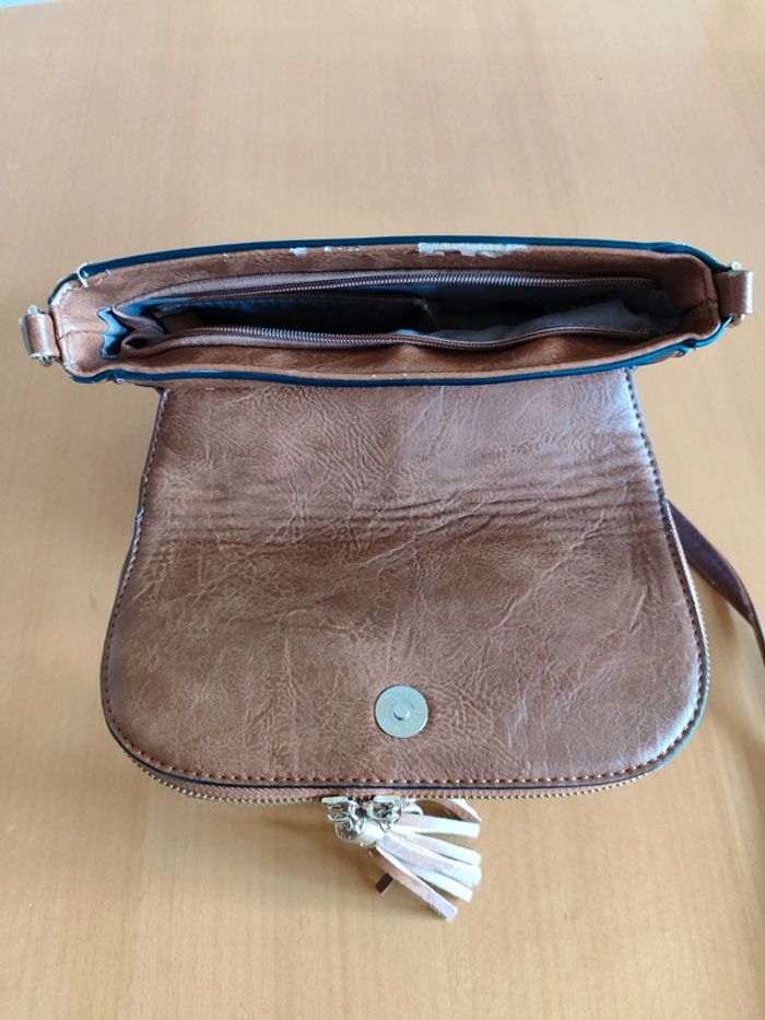 Sac bandoulière abîmé - photo numéro 3