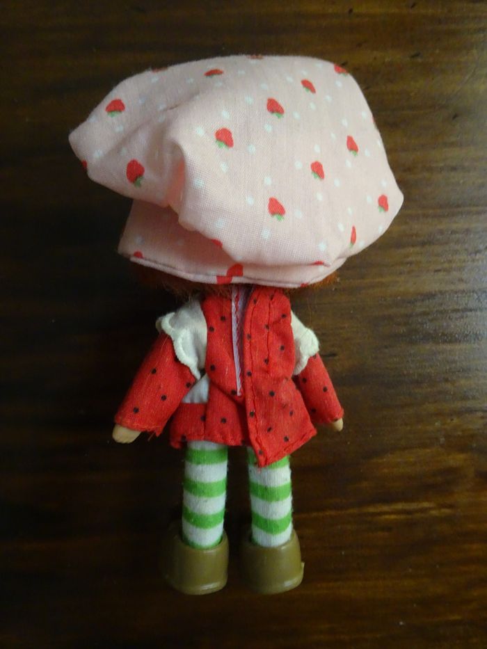 Petite poupée Charlotte aux fraises - photo numéro 2