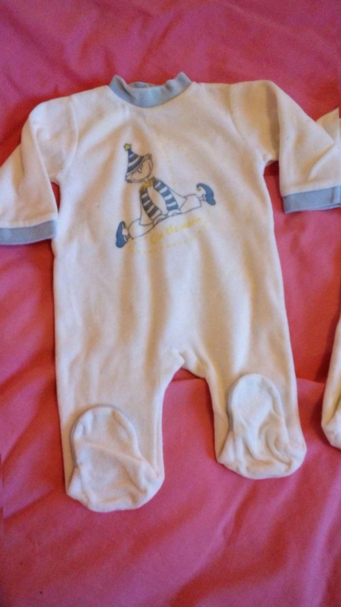 Lot  3  pyjama  blanc  T6M - photo numéro 2