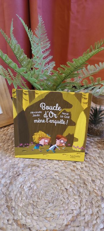 Livre Mc Do " Entre dans le conte " _ Boucle d'Or mène l'enquête !